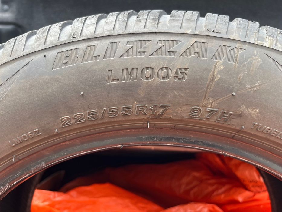 Зимни автомобилни гуми BRIDGESTONE BLIZZAK 225/55/R17