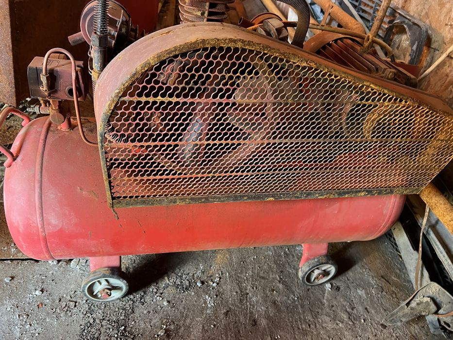 Продам воздушный компрессор 380