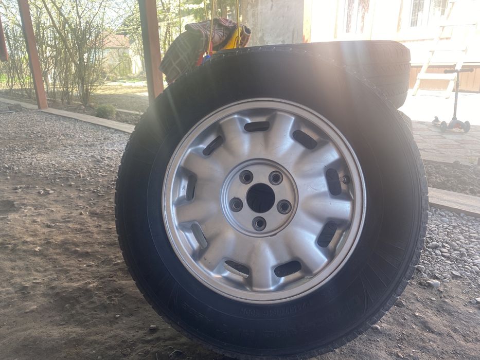 Продам диски резиной rav4