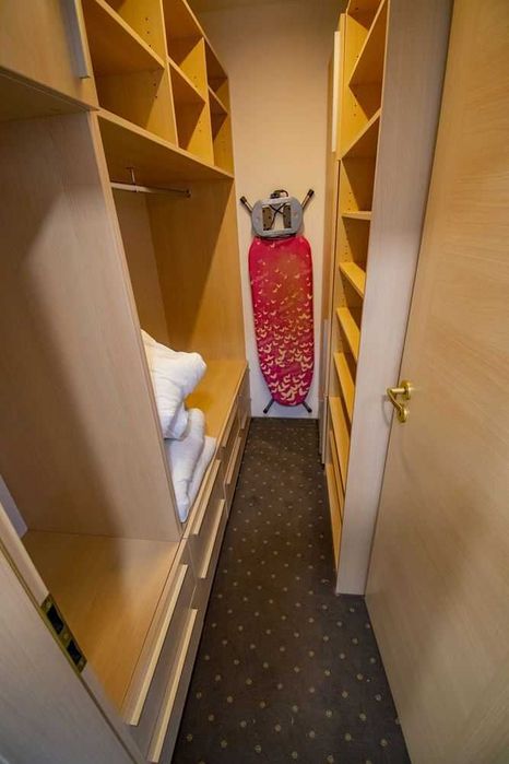 Продава се Тристаен апартамент в София, Младост 2 - 132 кв.м за 3258 €/кв.м - Снимка #13