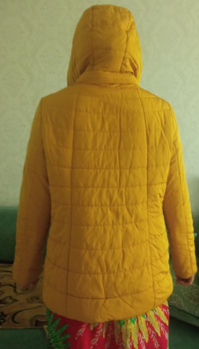 Продам осенью-весеннею куртку