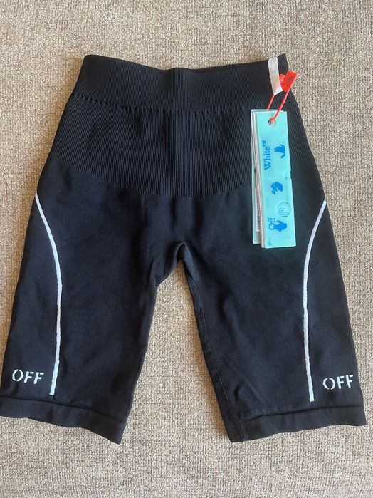 Off white/ Alo yoga