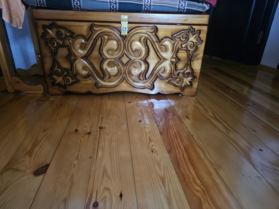 Сундук  деревянный