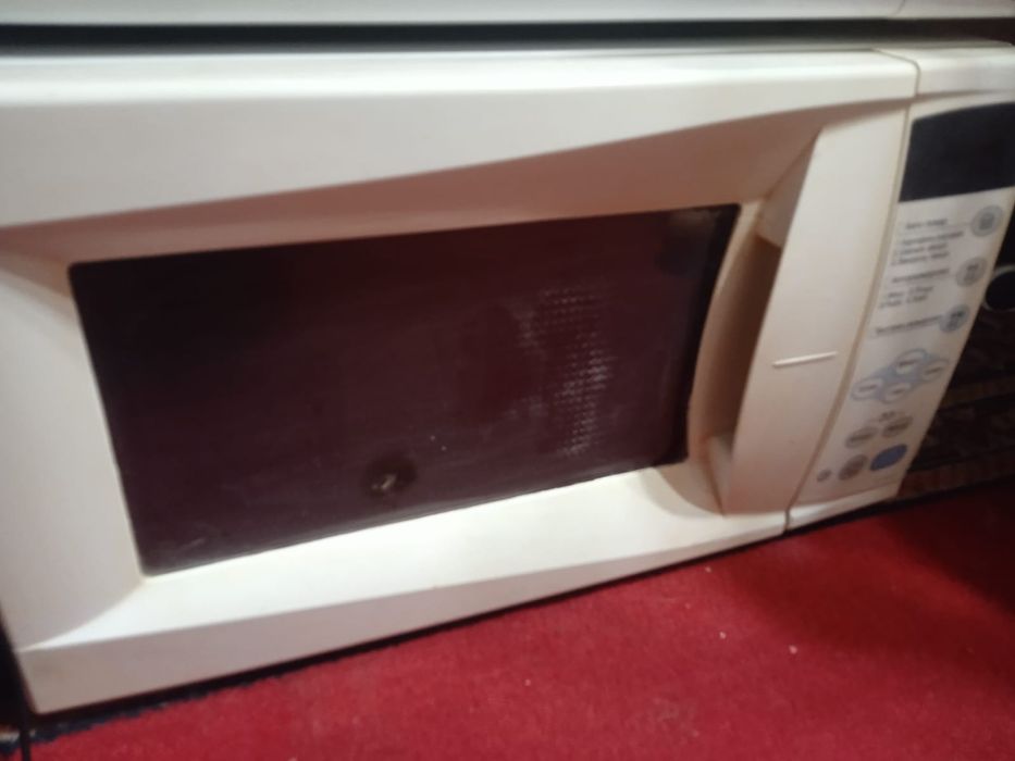 Продам микроволновую печь LG