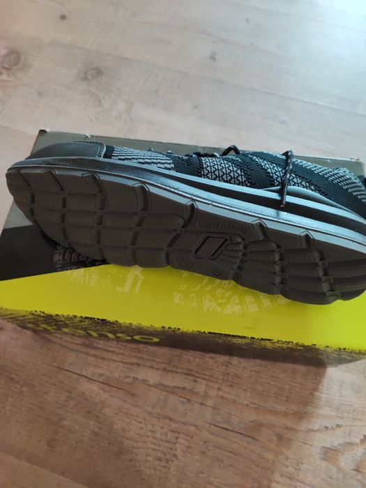 Работни обувки с бомбе