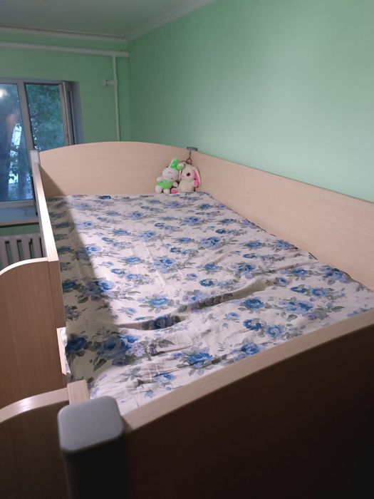 Двухъярусная кровать, с матрасами