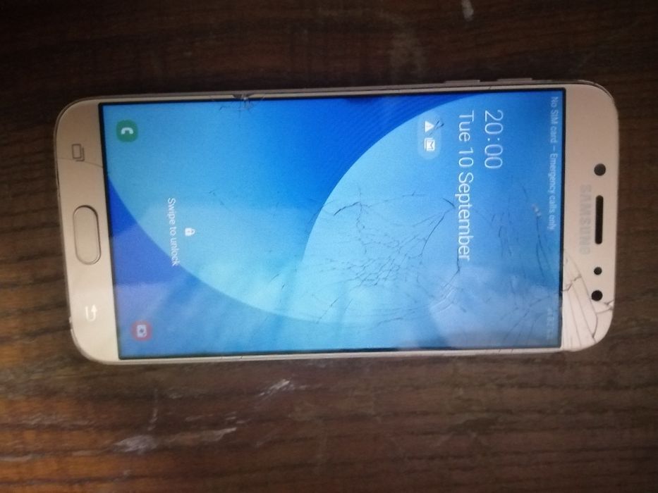 Samsung galaxy j7 taciul fisurat