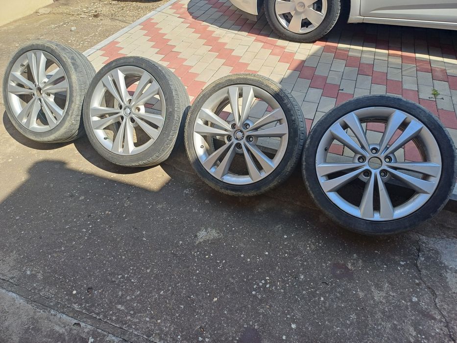 Set 4 Jante Roti Aliaj VRS 225 40 18 R18 5x112 Skoda Octavia 2 sau VW passat ,golf