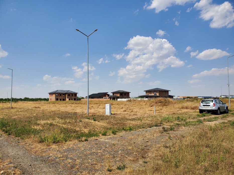 De vanzare teren intravilan 566mp