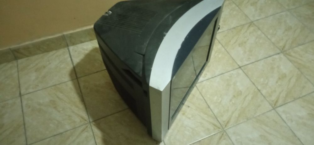 "Sanyo" телевизор цветного изображения