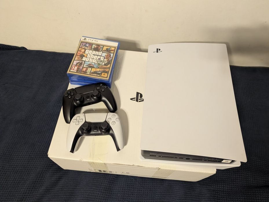 Playstation 5 825гб +2 геймпада+игры
