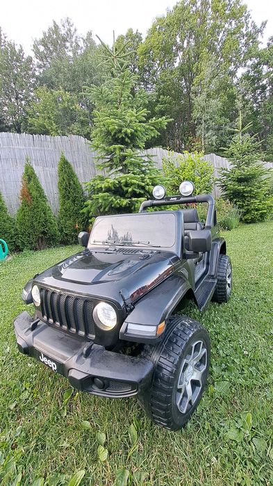 Masinuta electrica 4x4 Jeep Wrangler