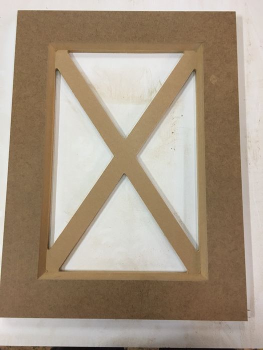 Рутерно рязане, гравиране и фрезоване на релефи.