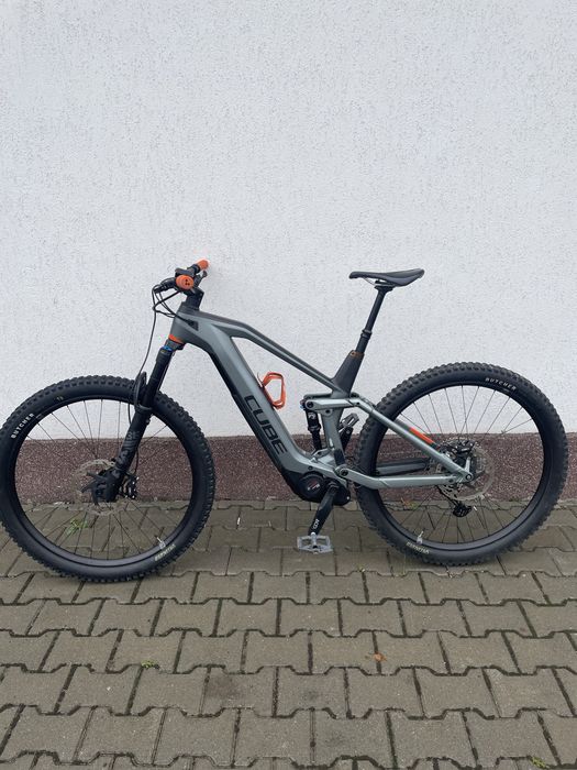 Bicicleta electrica Cube stereo hibrid Bosch