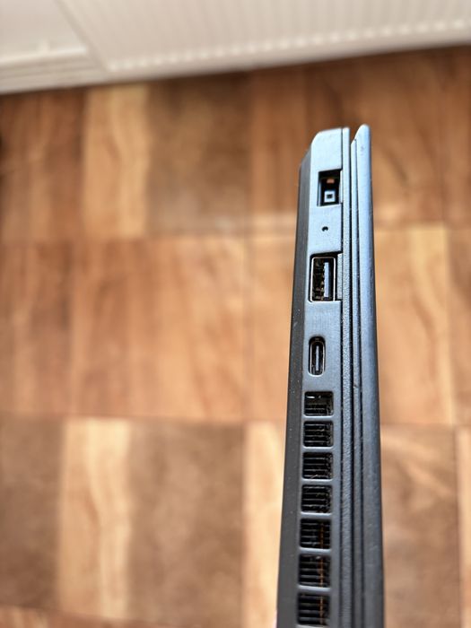 Laptop Lenovo thinkpad T 470 i5 SSD amprenta sim slot