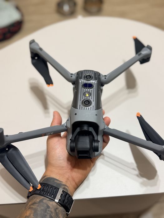 DJI AIR 3 COMBO + Твърд Куфар
