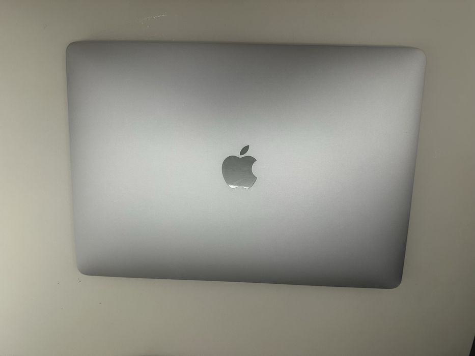 Продам Macbook Pro 2016 года