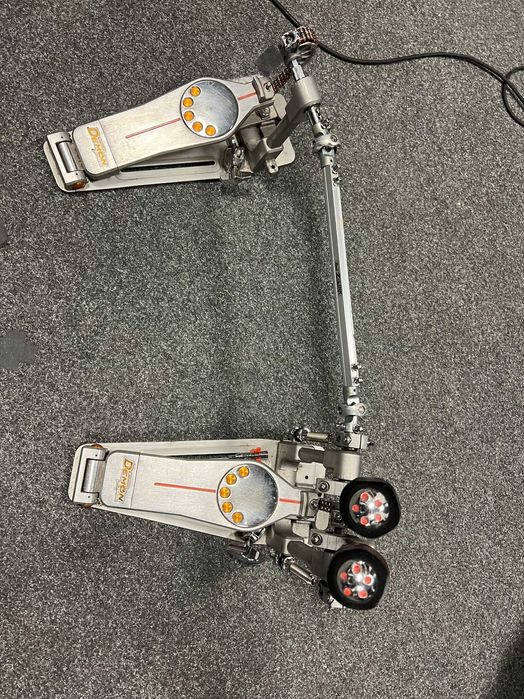 Pedală dublă Pearl Demon Chain P-3002C – completă, stare excelentă