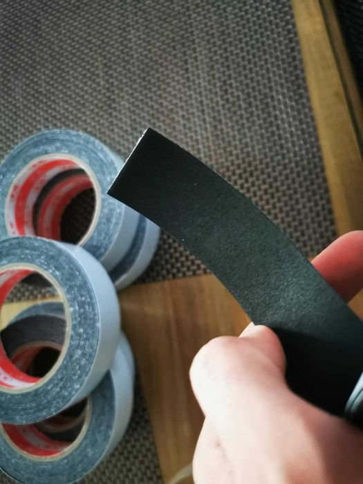 Banda adeziva cauciucata izolatie fonica , absorbtie socuri scartait
