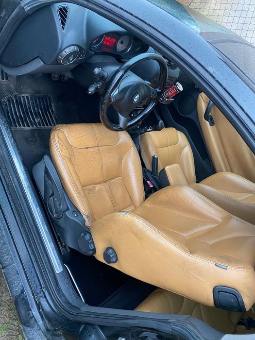 Dezmembrez Alfa romeo Gt 1.9 150 cp si alfa 147