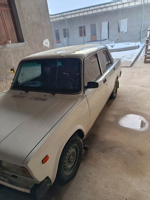 Vaz 2107 sotiladi