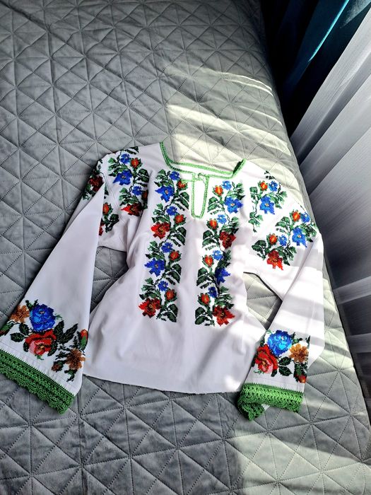 Camasa cu margele cusuta MANUAL