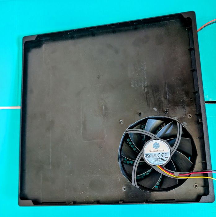 Capac ps4 pro cu ventilator