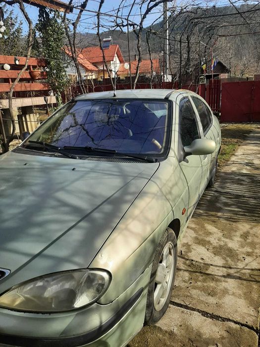 Vând 2 mașini Renault – stare foarte bună, preț avantajos