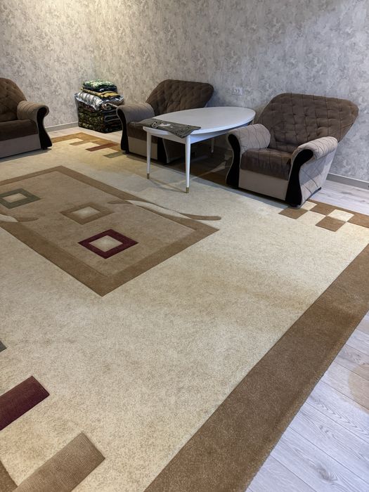 Мебель в гостинную и ковер размер 4на5