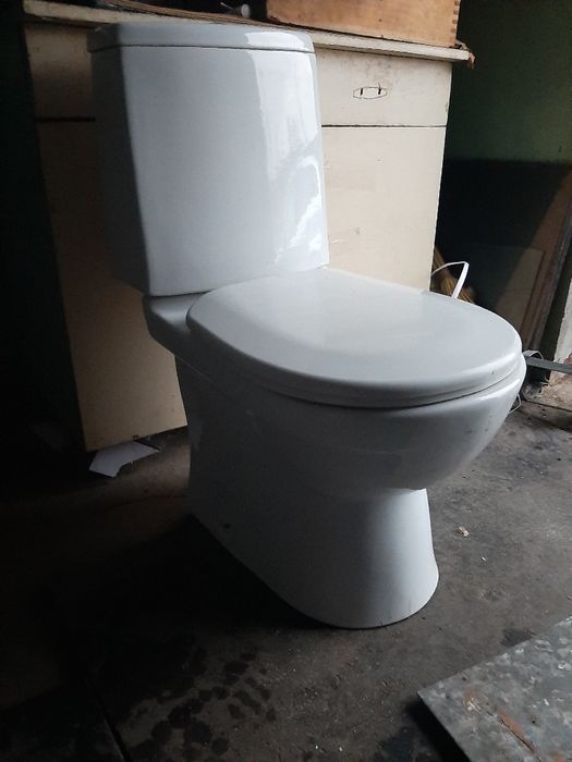 Продам современный унитаз