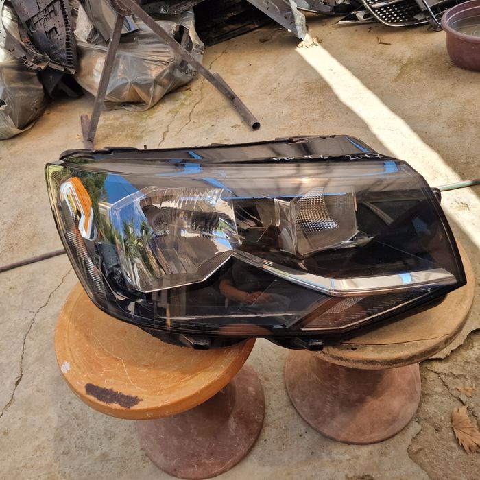 VW T6 десен фар 2017