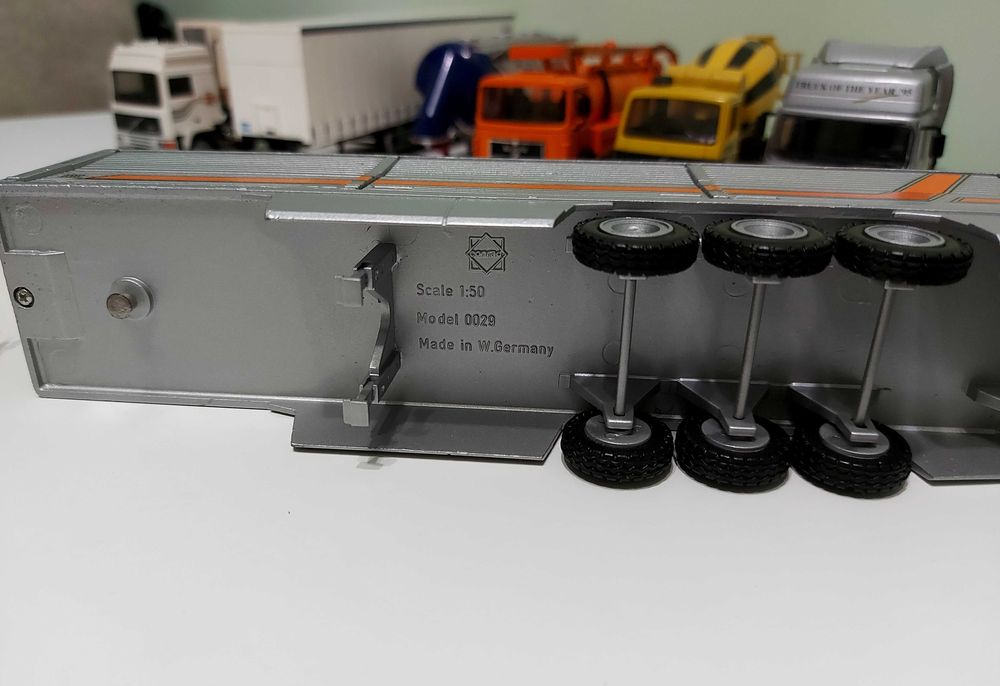 Колекционерски модел в мащаб 1:50