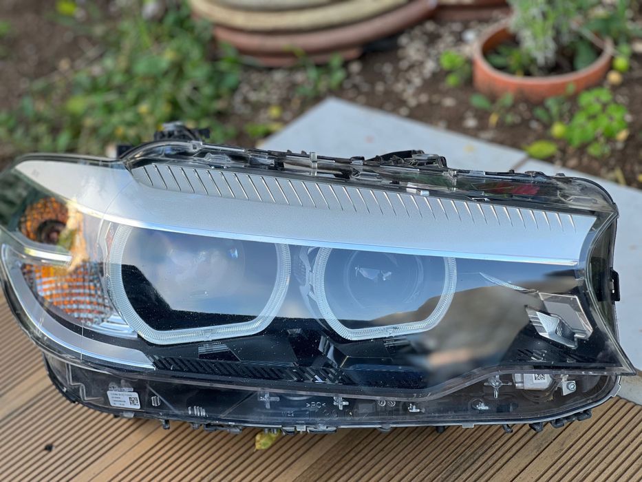 Bmw G30 фар USA в перфектно състояние