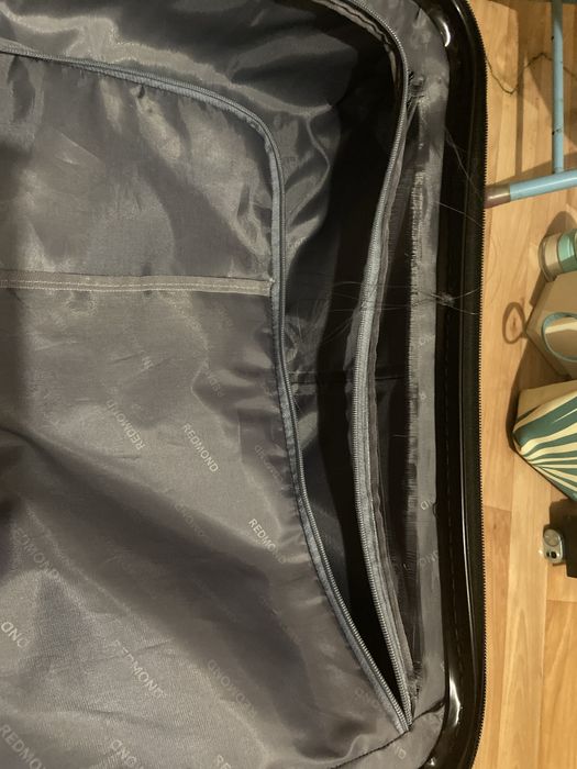 Черный чемодан (Размер L)