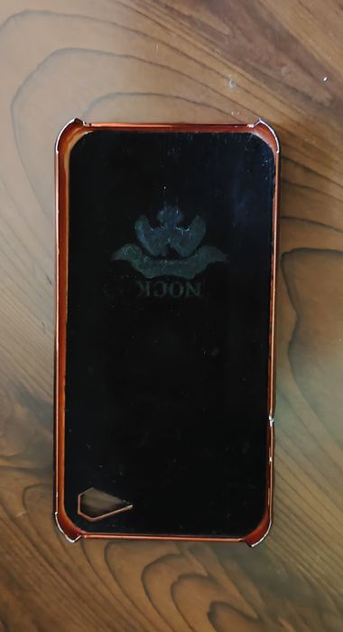 Продается iPhone 4s оригинал + аксессуары + книга в подарок
