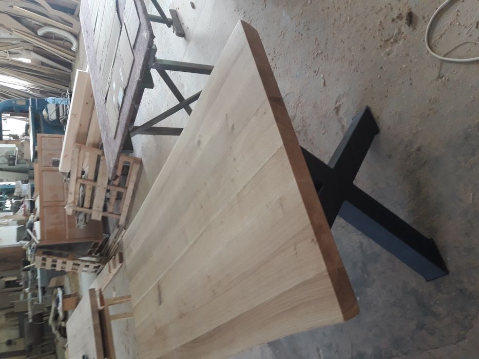 Масивна дъбова маса