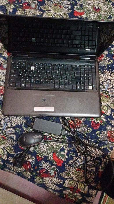 Asus notbuk  sfatli notbuk