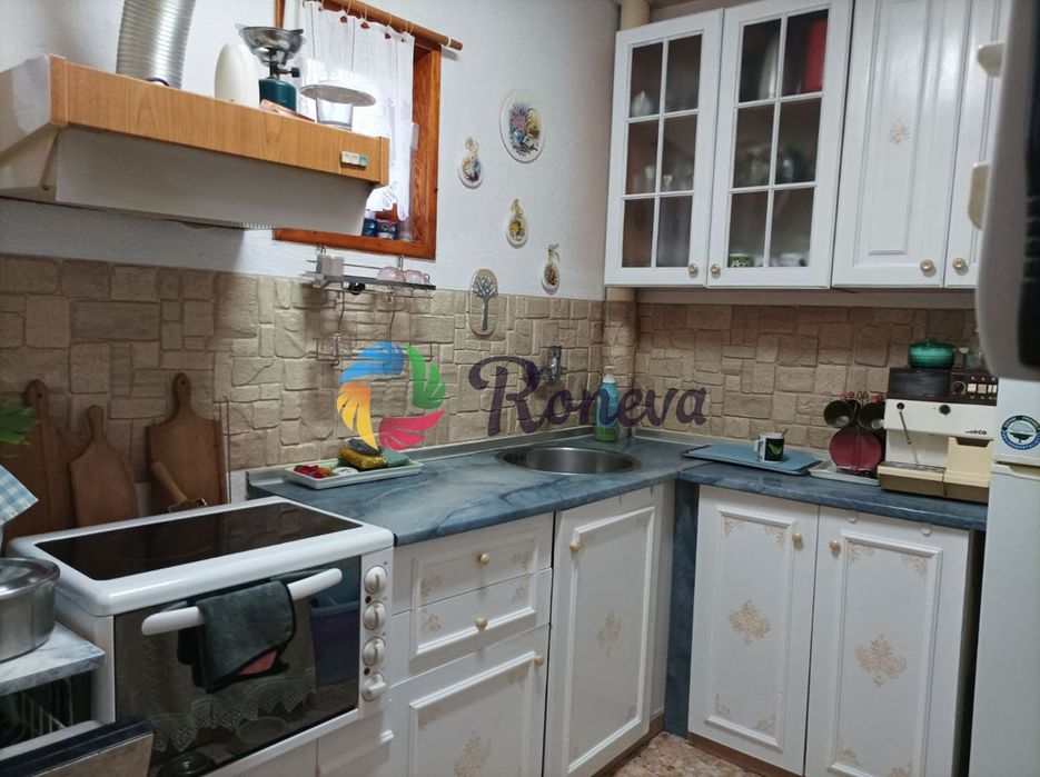 Къща в Варна, област-к.к. Св.Св. Константин и Елена площ 350 цена 420