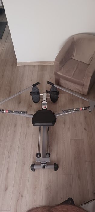 Aparat de vâslit fitness