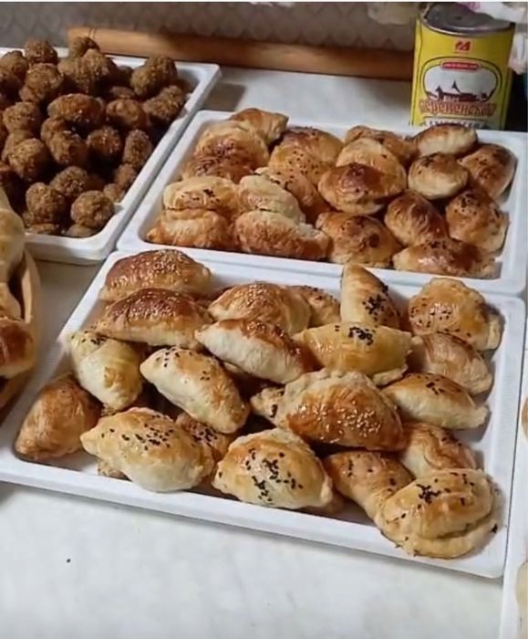 бауырсак,плов,манты,самса,чебуреки