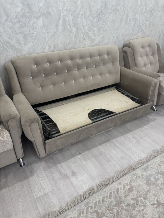 Продам диван с креслами