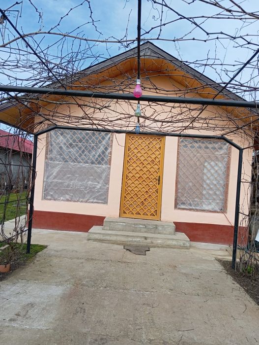 Vând casă și teren in Comuna Chiselet