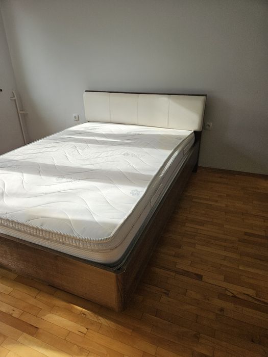 Легло + матрак 140х200 в добро състояние - цена  30 Евро