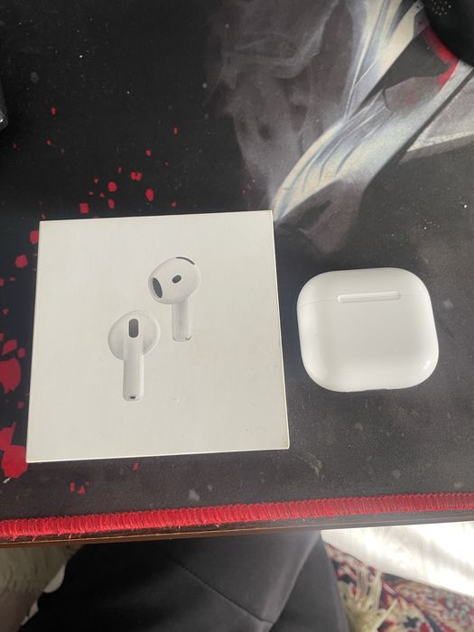 AirPods 4 active noise canceling