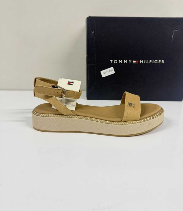 Tommy Hilfiger Linen With Gold Flatform