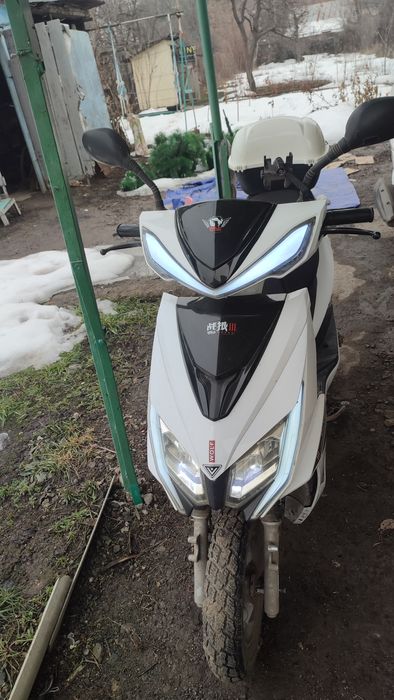 Продам Скутер м8