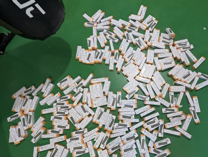 Lichidare stoc suport auto număr telefon