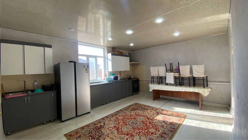 Желіде қыз жігітпен жыныстық қатынасқа түседі.