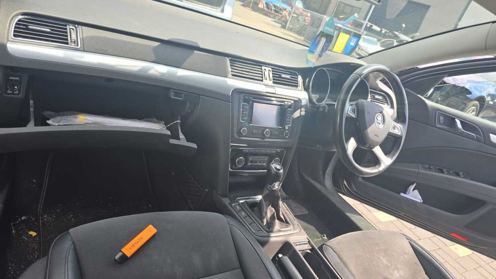 Dezmembrari dezmembrez Skoda Superb 2 facelift 2.0 TDI cod motor CFG