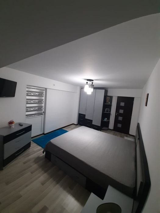 Ofer spre inchiriere apartament 3 camere!